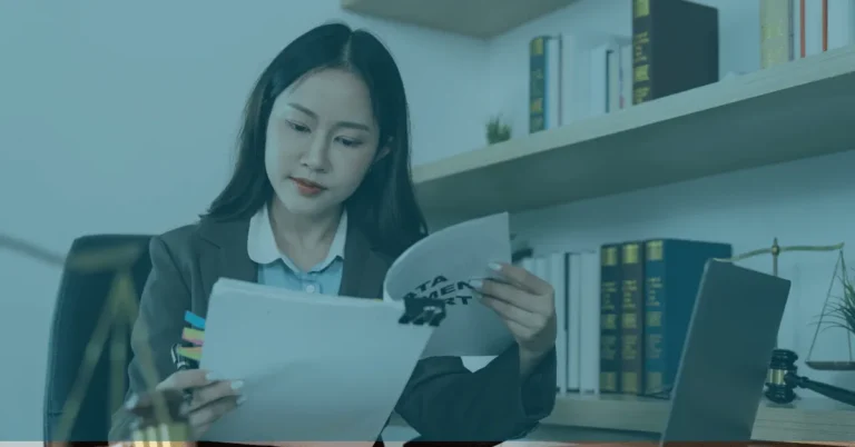 A picture of an employee learning about their rights and what count as wrongfully terminated